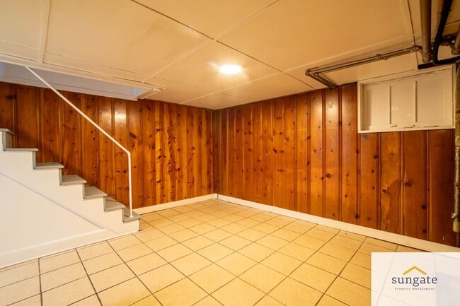 Building Photo - 2018 Griffis Ave