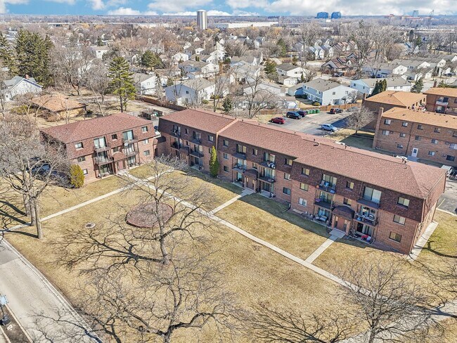 Building Photo - 501 McHenry Rd