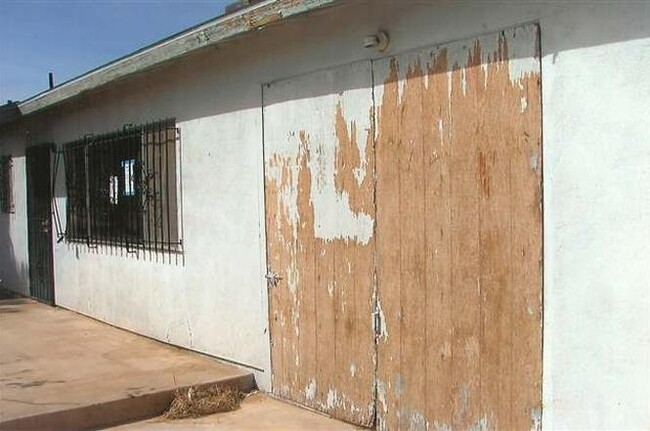 Building Photo - 6250 Morongo Rd