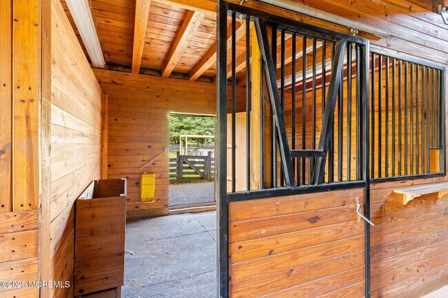 Building Photo - 13 Driftwood Ln