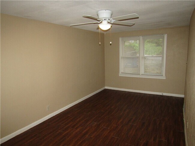 Building Photo - East Austin 3x2 Home Near Downtown & UT