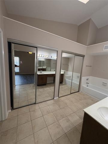 Building Photo - 3610 Willowood Dr