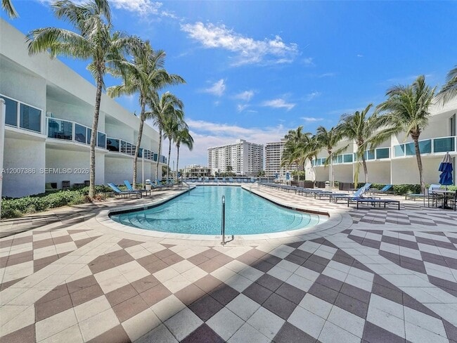 Building Photo - 1945 S Ocean Dr