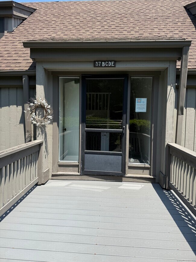 Building Photo - 57 Heritage Vlg