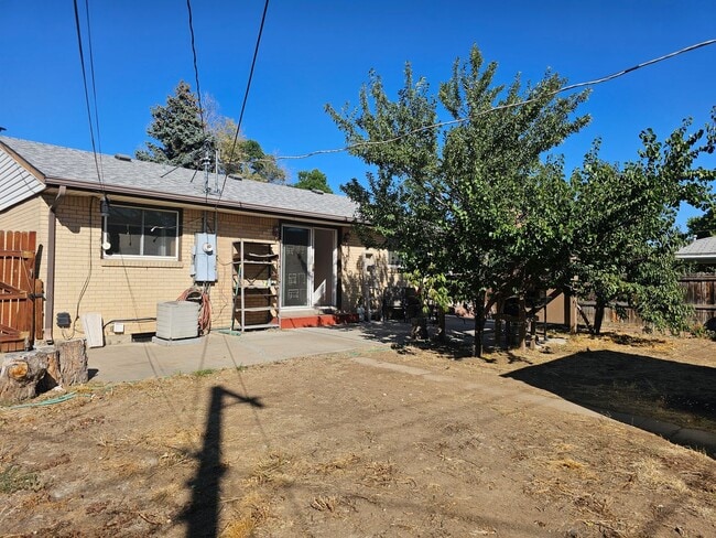 Building Photo - Ranch Style Home with 3 Bedrooms + 4th room/office, 2 Baths and RV parking!
