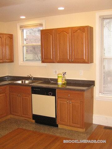 Building Photo - 214 Freeman St