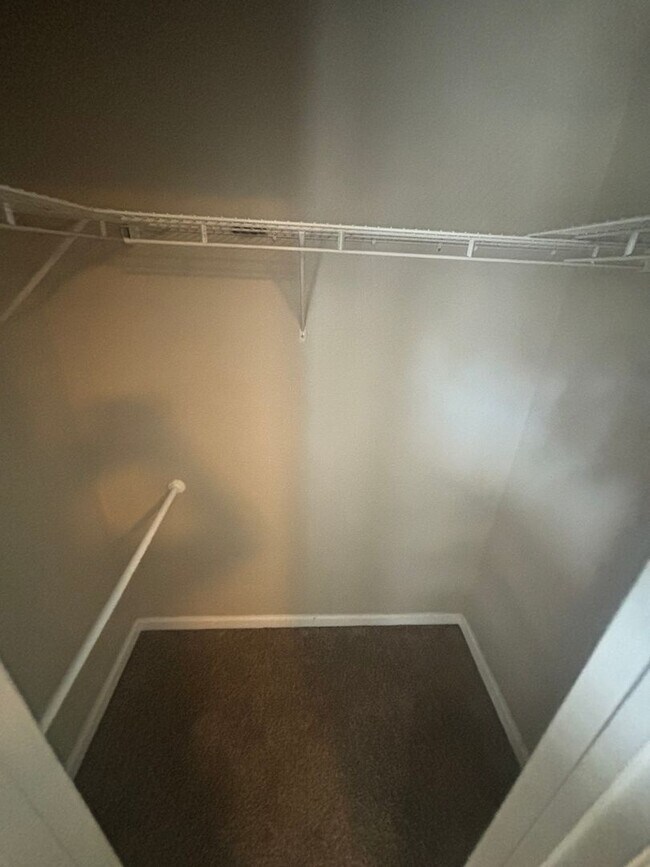 Building Photo - Spacious 3 BR 3 BA in Great Location!