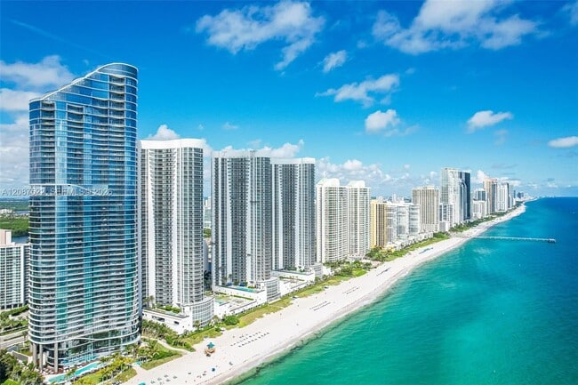 Building Photo - 15701 Collins Ave