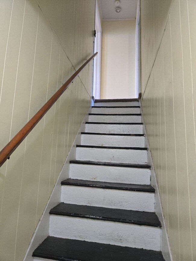 Building Photo - 2-12 Philadelphia Ave