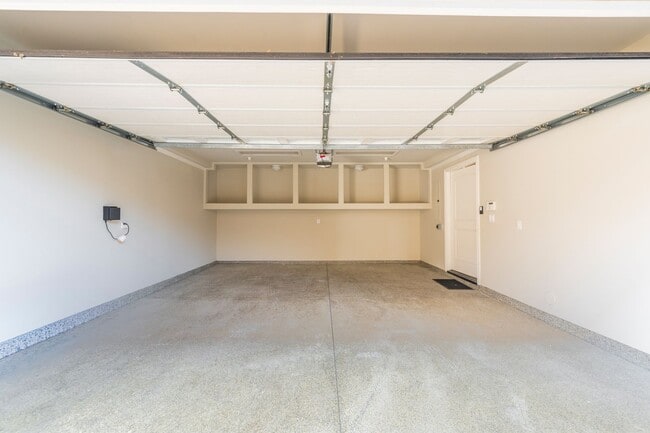 Building Photo - Luxury Detached Townhome in Redondo Beach