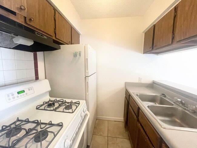 Building Photo - 2607 Ektom Dr