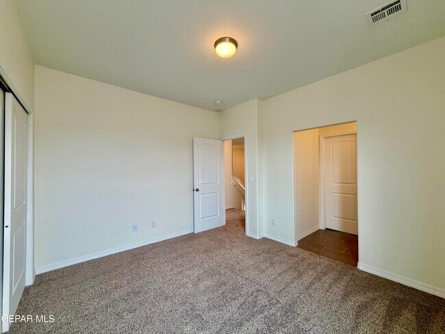 Building Photo - 122 Esther Trl