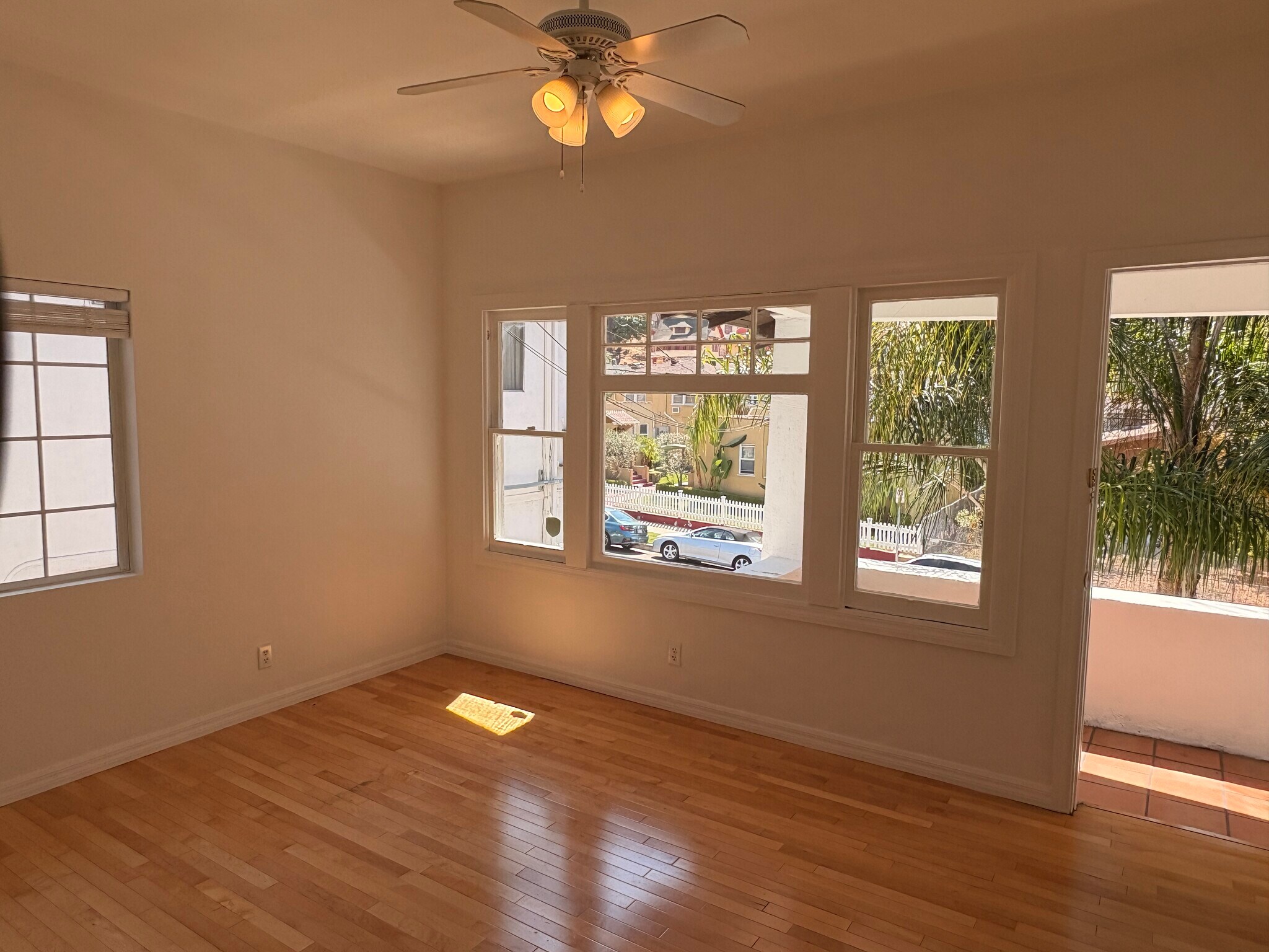 Building Photo - 1631 1/2 Morton Ave