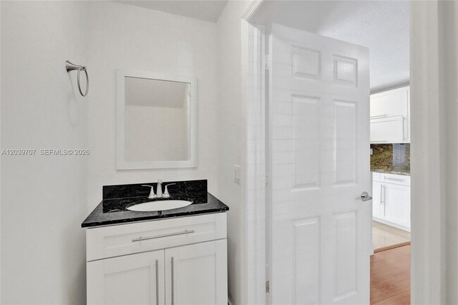 Building Photo - 990 NW 78th Ave