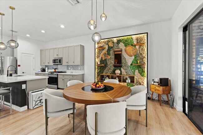 Building Photo - 4931 Whispering Way