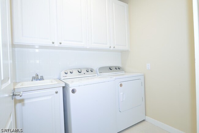 Building Photo - 28725 Alessandria Cir