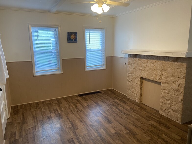 Building Photo - 310 Beaver St