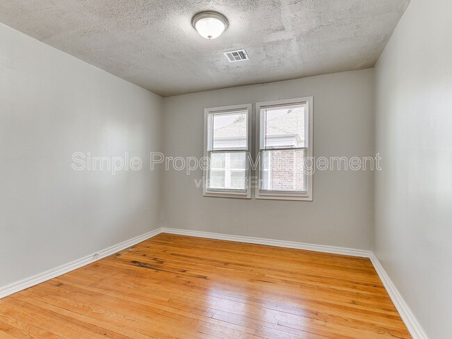 Building Photo - 1841 N Gatewood Ave