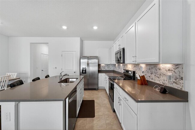 Building Photo - 3504 White Dandelion Ct