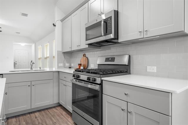 Building Photo - 2332 Rosaline Dr