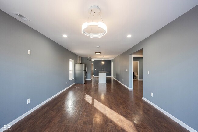 Building Photo - 3157 E Washington St