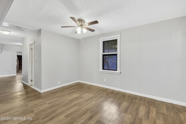 Building Photo - 1722 W 30th St