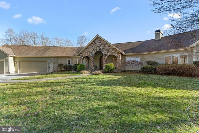 Building Photo - 3535 Meadow Rd