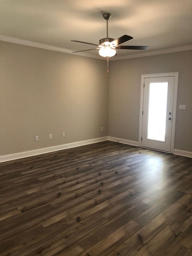 Building Photo - 133 Hunters Hill Wy