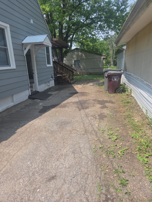 Building Photo - 509 N Rosedale Ave