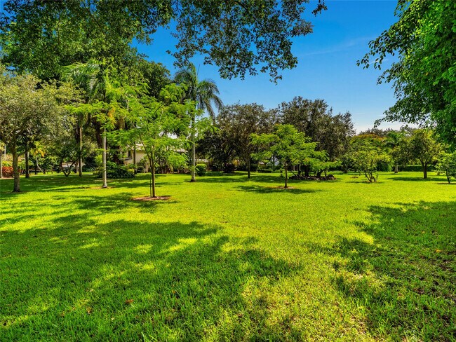 Building Photo - 6556 NW 87th Ave