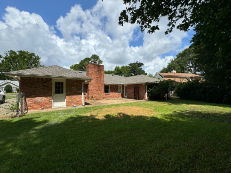 Building Photo - 107 Ledyard Dr