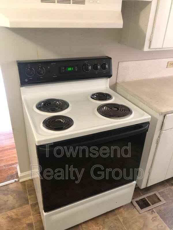 Building Photo - 2133 Jennie Linn Dr