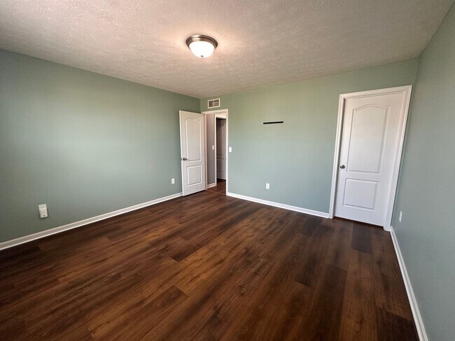 Building Photo - Beautiful 3-Bedroom Home in Desirable Village at Armstrong Farms