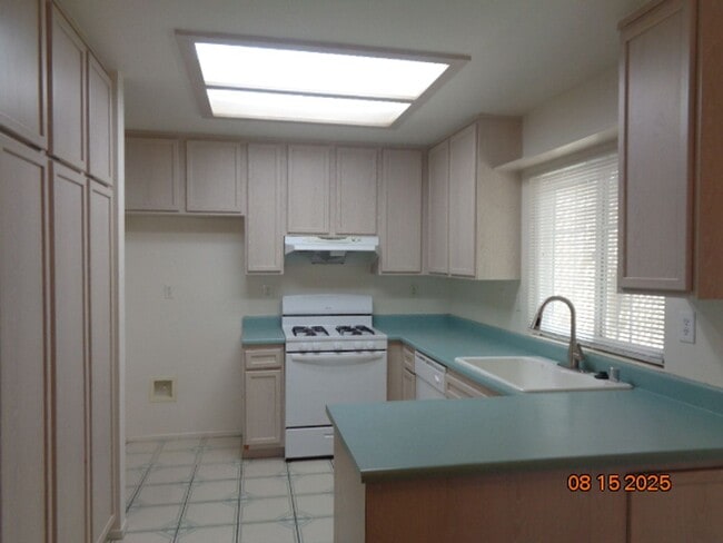 Building Photo - Nice & Clean One Story Home Offering 1374 ...