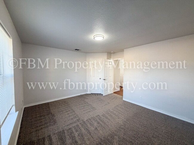 Building Photo - 706 Biloxi Dr