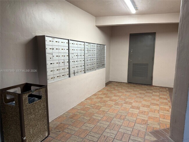 Building Photo - 8500 SW 133rd Avenue Rd