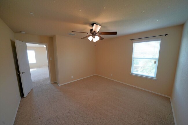 Building Photo - Gorgeous Selma Living with a Inground Pool! Realtor Commission: $625