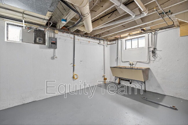 Building Photo - 7020 La Boiteaux Ave