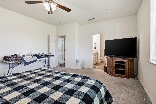 Building Photo - 30535 Rd 400