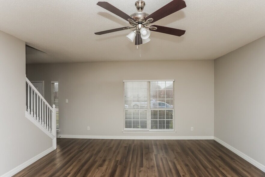 Building Photo - 1530 Aberdeen Dr