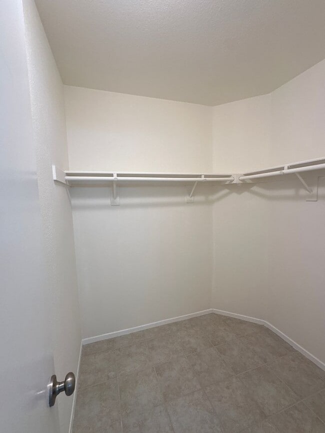 Building Photo - 10948 Ivy Hill Dr