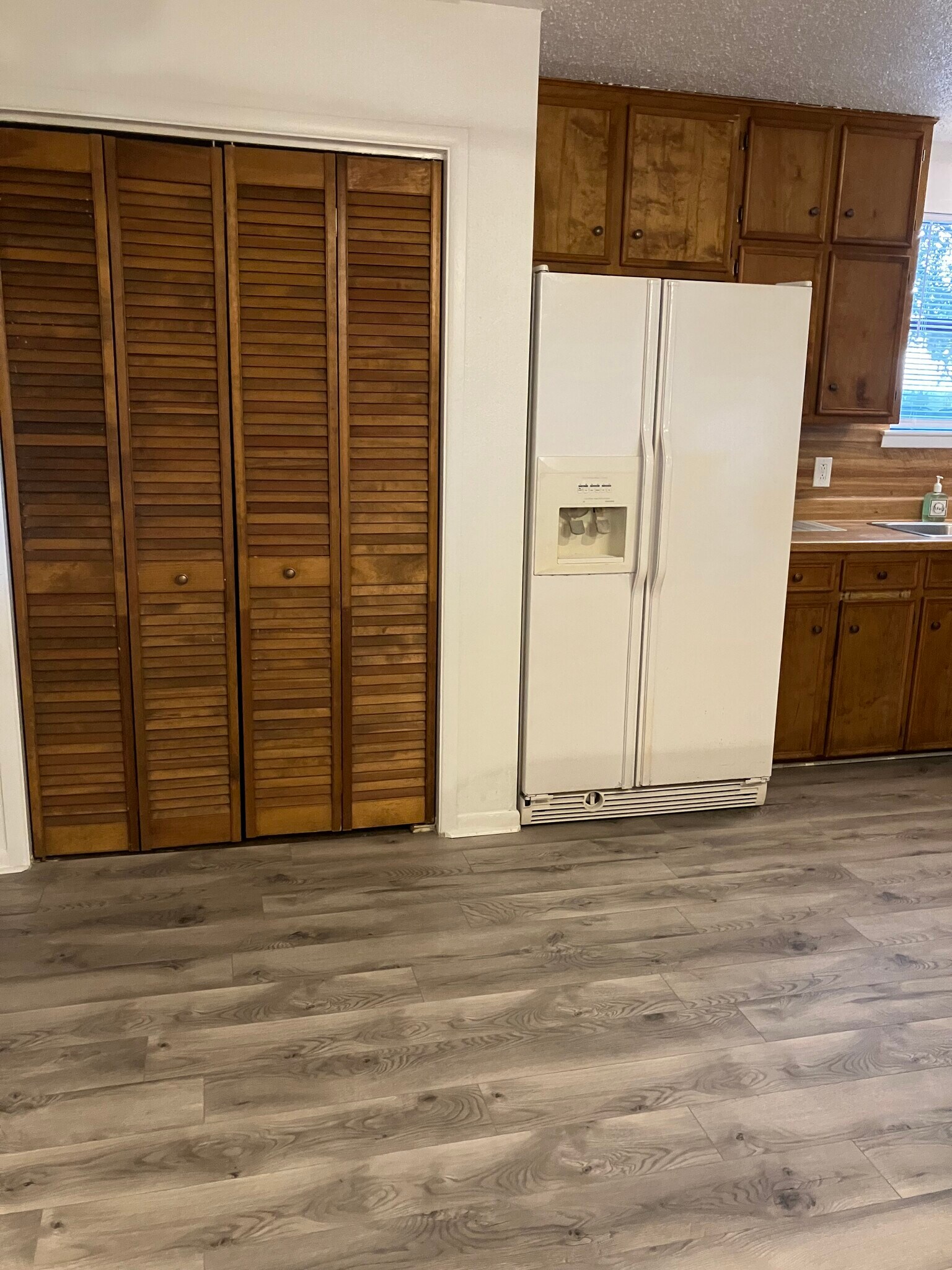 Pantry with washer/dryer connections and new hot water heater - 20681 FM306