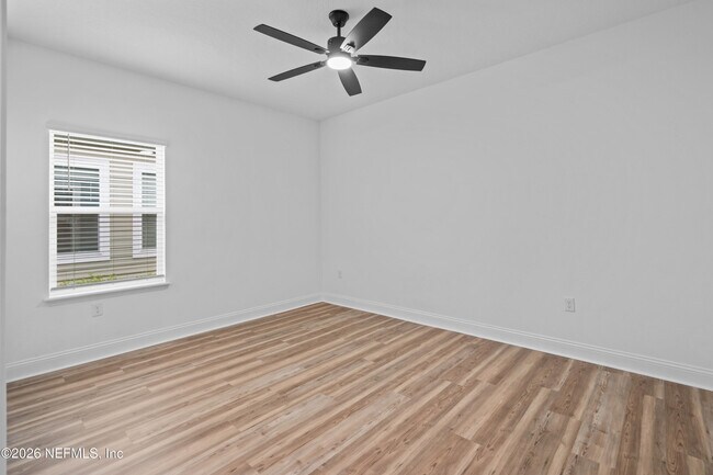 Building Photo - 260 Oaklawn Ct