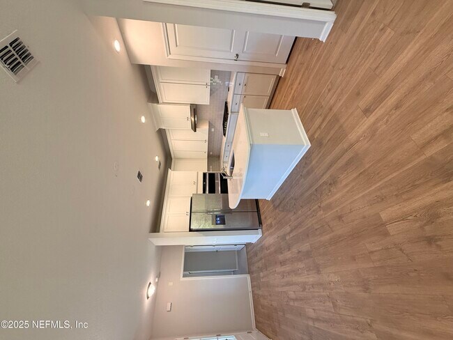 Building Photo - 11156 Spg Mdws Rd