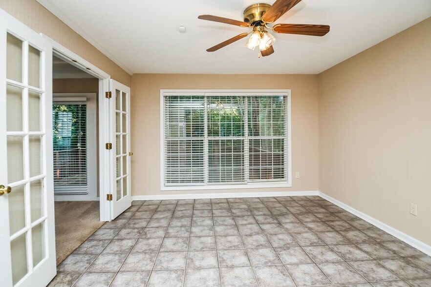Building Photo - 6857 Robinwood Trail