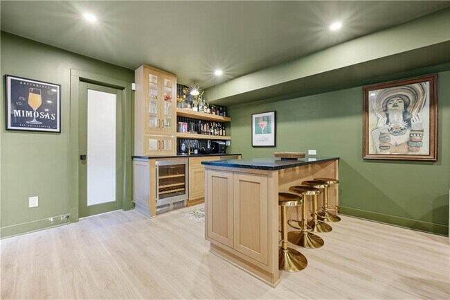 Building Photo - 3831 Greenhill Dr