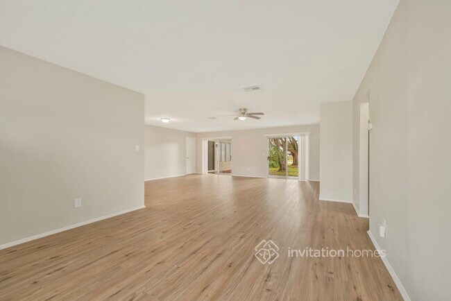 Building Photo - 10425 Kingbrook Ln
