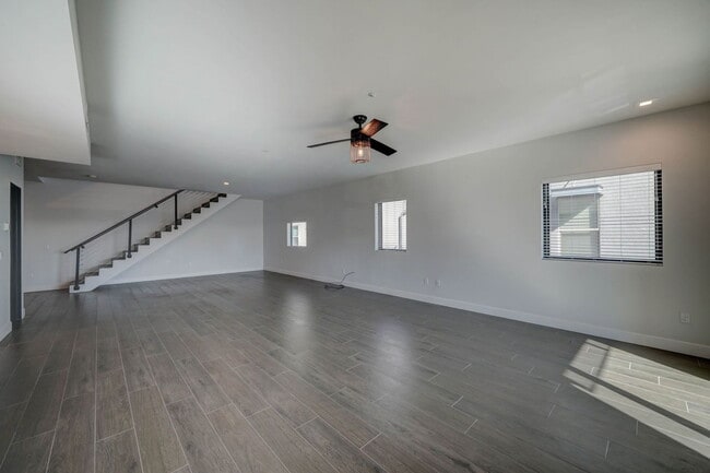 Building Photo - 504 E Roosevelt St