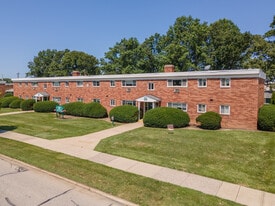 Building Photo - Emerald Village Apartments