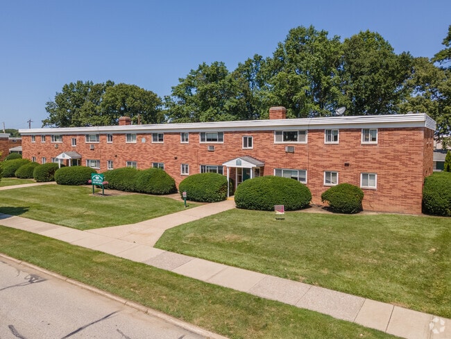 Building Photo - Emerald Village Apartments